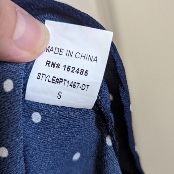 Bonney keyhole halter sleeveless blouse - Picture 7 of 7